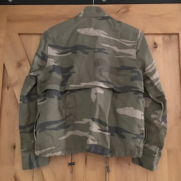 RAILS Lightweight Camouflage Jacket Size S - Picture 4 of 5